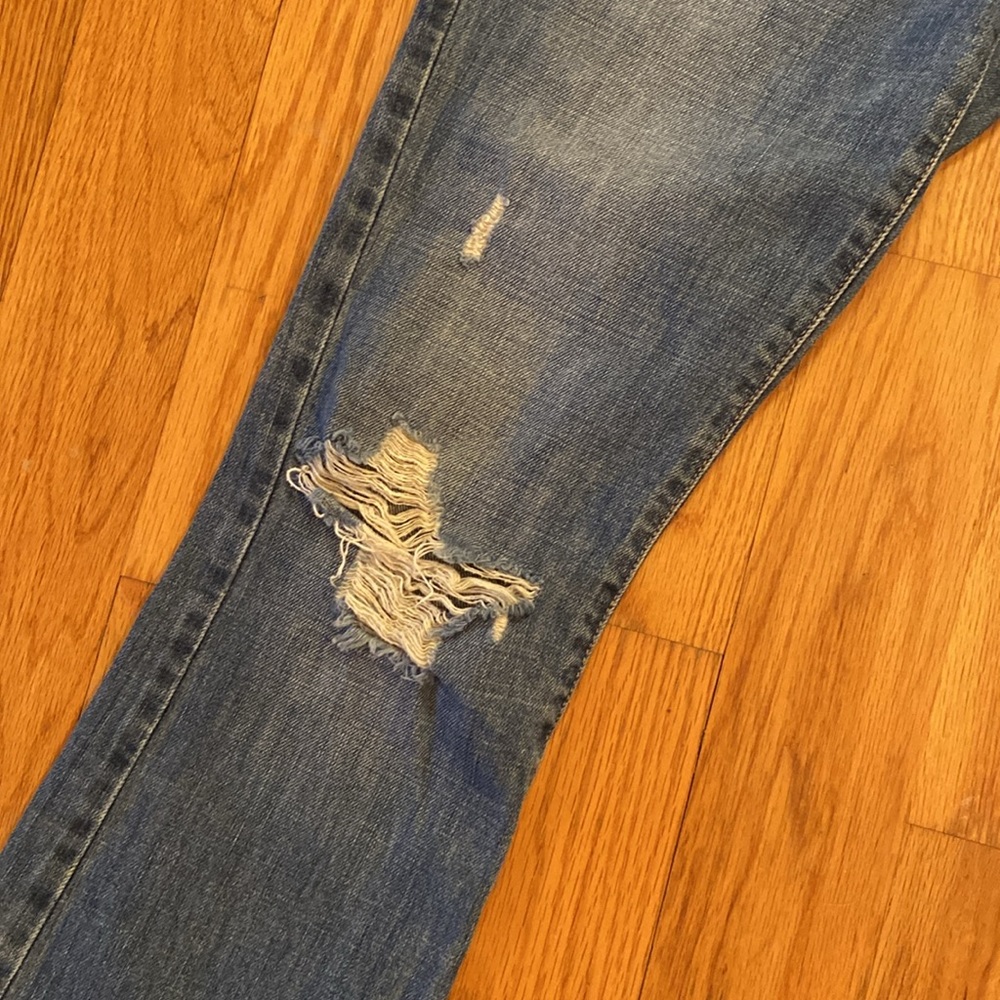 A&F flare leg Distressed Jeans 2L - Picture 9 of 9